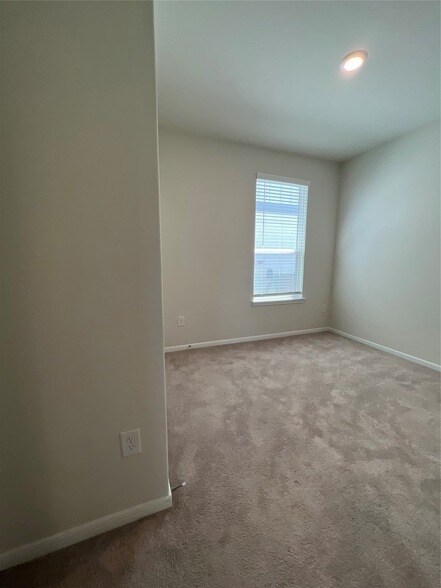 Building Photo - 4410 Rushing Ridge Ct