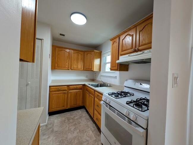 Building Photo - 23 Shea Ave