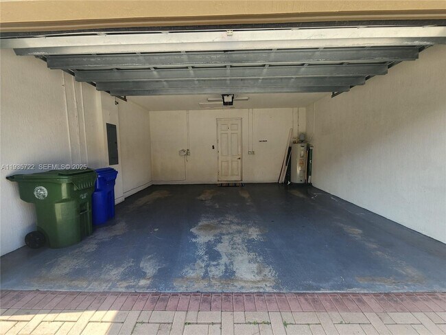 Building Photo - 14640 SW 15th St