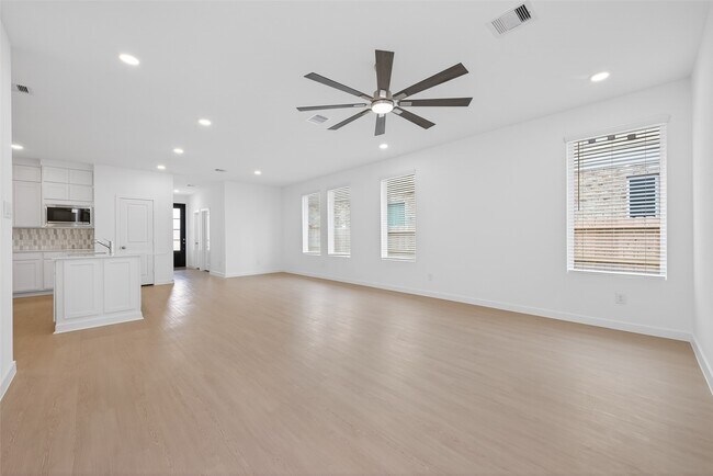 Building Photo - 13071 Pne Trace St
