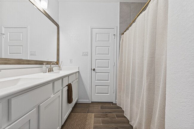 Building Photo - 32226 Cedar Crst Dr