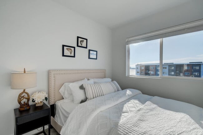 Building Photo - 5242 Fallon St