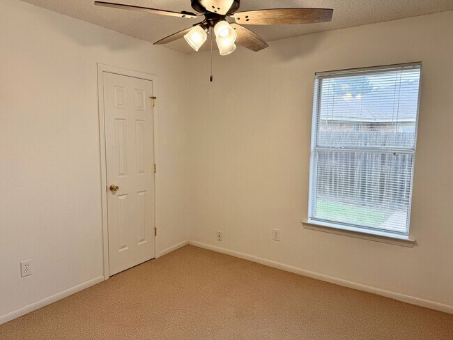 Building Photo - 5426 Ricci St