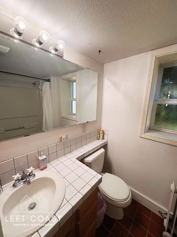 Building Photo - 3519 NW Jetty Ave