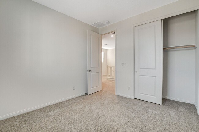 Building Photo - Newly built Home, gated