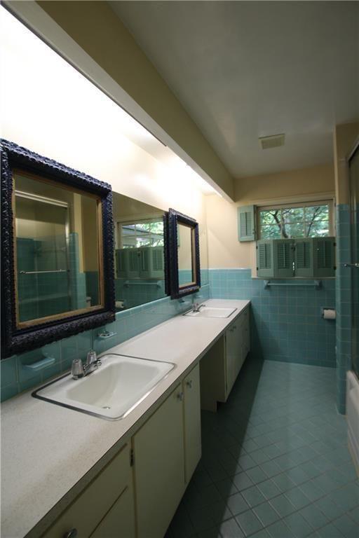 Building Photo - 4690 Huntley Dr NE