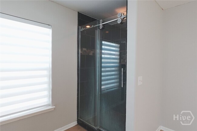 Building Photo - 25 Litchfield Dr