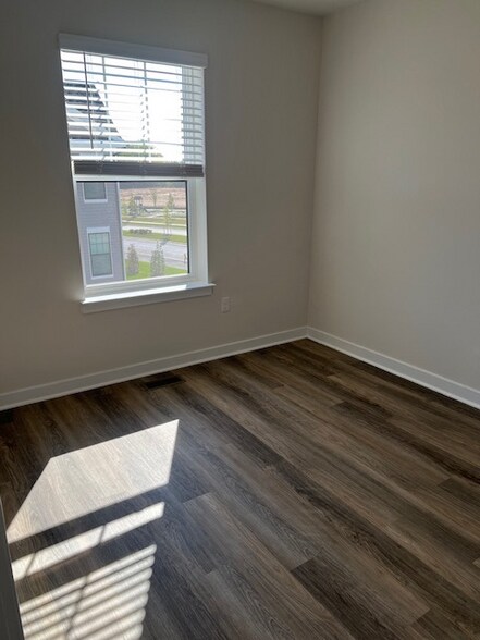Building Photo - 7405 Calm Retreat Blvd