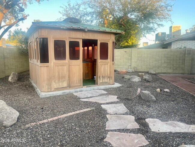 Building Photo - 508 E Angela Dr