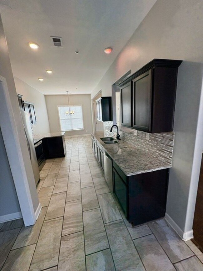 Building Photo - 8919 Glen Crossing