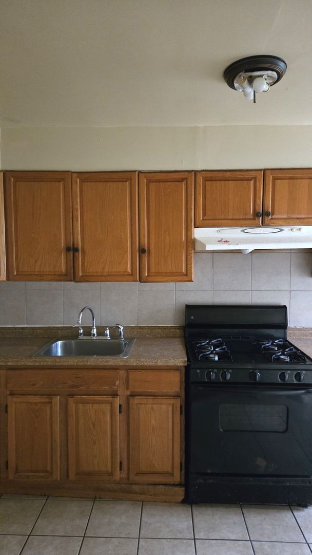 Building Photo - Spacious 4-Bedroom Home in Olney with Park...