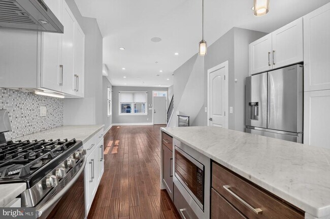 Building Photo - 1259 S 19th St