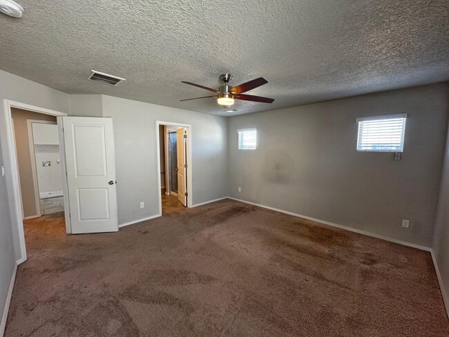 Building Photo - 8901 Eagle Hills Dr NW