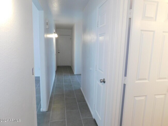 Building Photo - 2874 W Muriel Dr