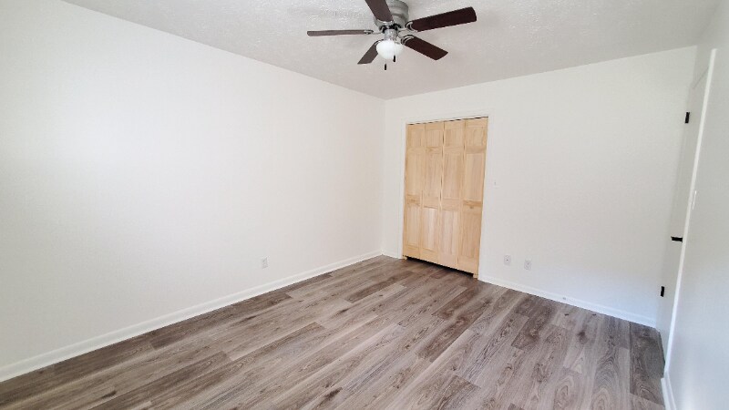 Building Photo - 210 Bolton Cir