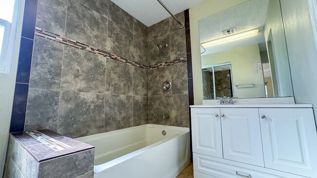 Building Photo - 3-Bed, 2-Bath Single Story Home with Big Y...