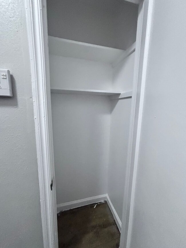 Building Photo - For Rent: Freshly Remodeled 3-Bed, 2-Bath ...