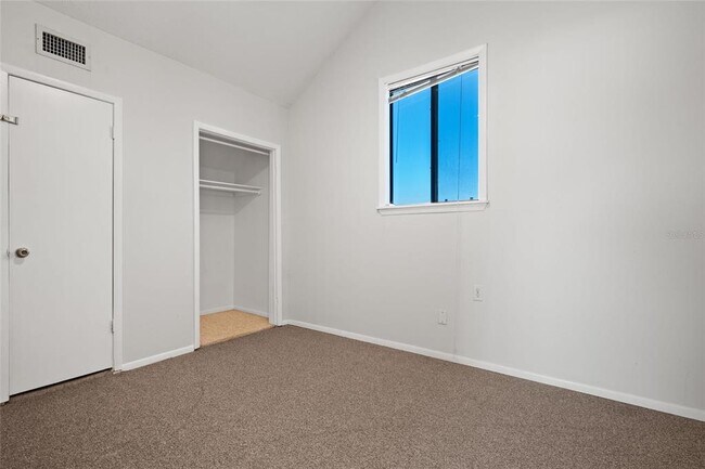 Building Photo - 3127 W Sligh Ave