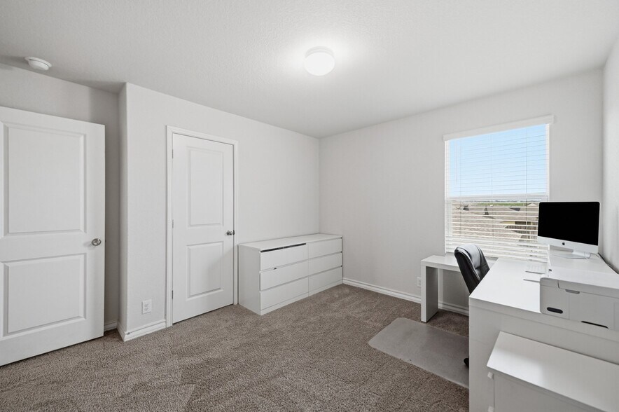 Building Photo - 13106 Minuet Sway