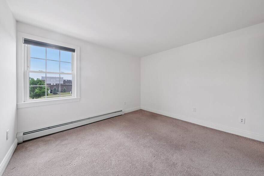 Building Photo - 1357 Millersport Hwy