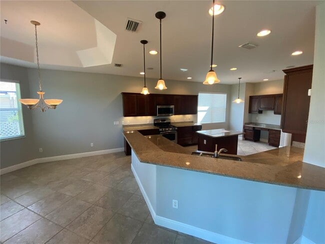 Building Photo - 627 Quinby Way
