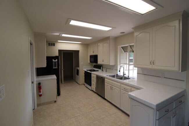 Building Photo - Concord/ Walnut Creek Border! 2172 sq ft home on Huge lot with swimming pool!