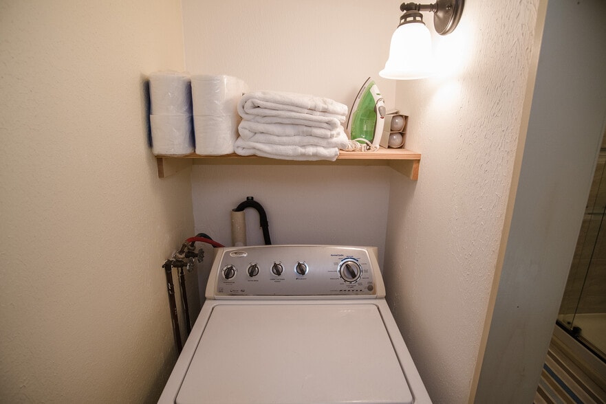 Washer and dryer included - 5277 Main St