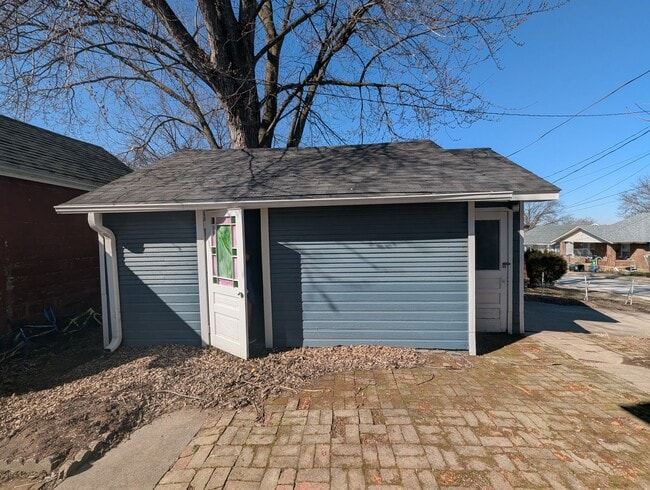 Building Photo - 4 Bedroom House in Boonville