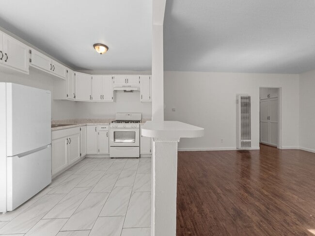 Building Photo - 4533 Pickford St