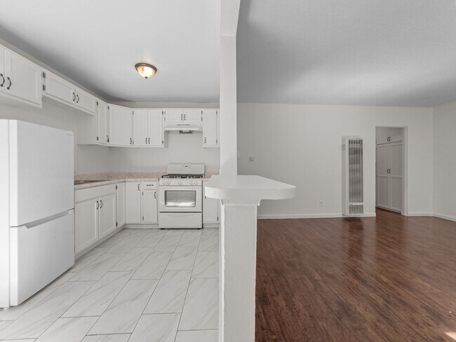 Building Photo - 4533 Pickford Street