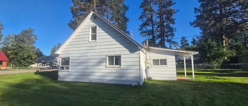 Building Photo - 1305 3rd Ave W