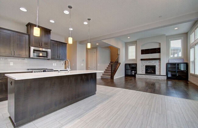 Building Photo - STUNNING CAMAS NORTH HILLS 4 BR, 3.5 BATH HOME~ CAMAS SCHOOLS~ PET FRIENDLY!