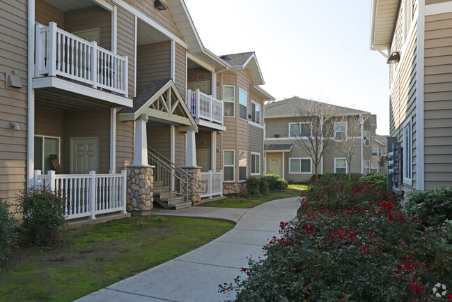 Building Photo - Euclid Village Apartments