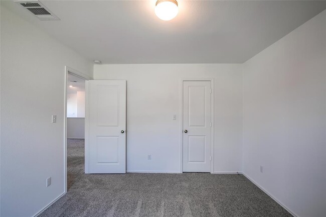 Building Photo - 140 Joe Kidd Ln