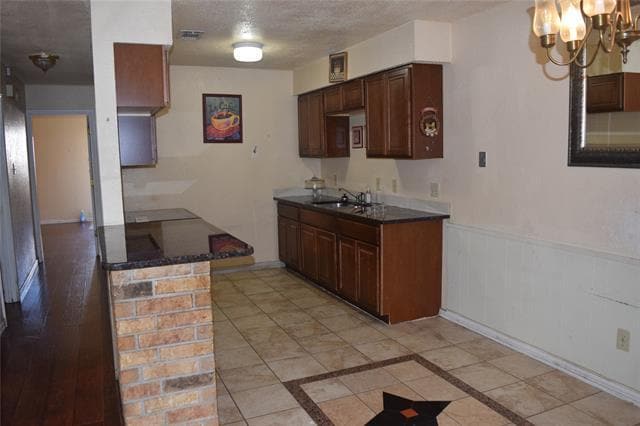 Building Photo - 1806 Family Cir