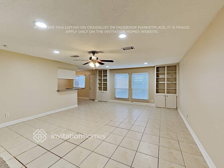 Building Photo - 16395 Havenpark Dr