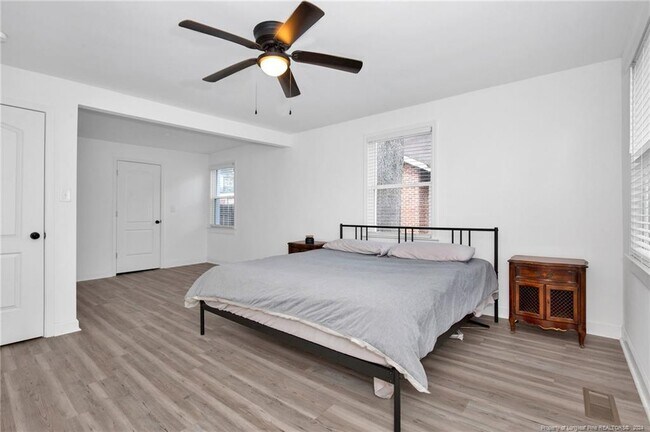 Building Photo - 506 Cross St