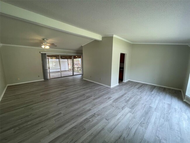 Building Photo - 1008 Wake Dr