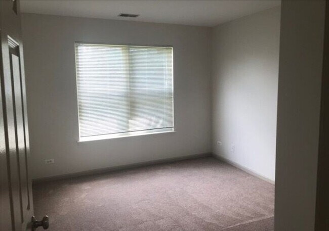 Building Photo - 1103 Stratford Ct