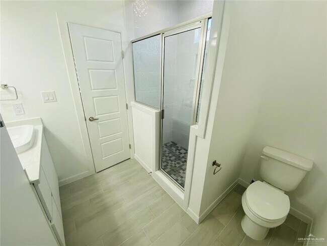 Building Photo - 1621 W Smt Dr