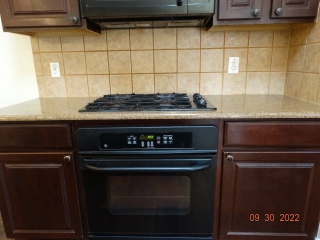 Building Photo - 9975 Red Cedar Dr