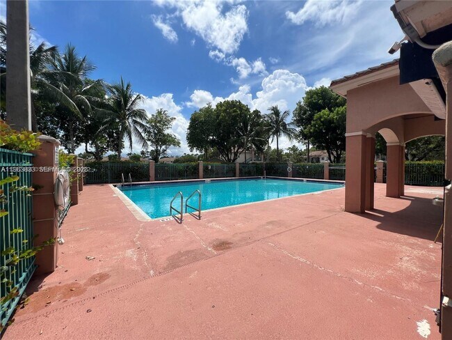 Building Photo - 1260 SE 31st Ct