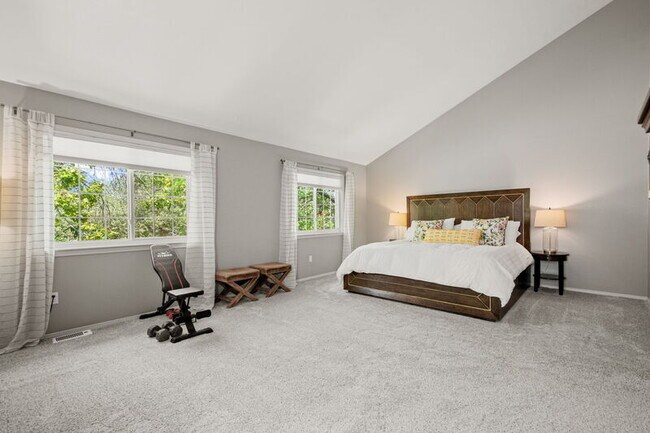 Building Photo - 8040 S Jasmine Cir