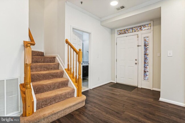 Building Photo - 8930 Milford Haven Ct