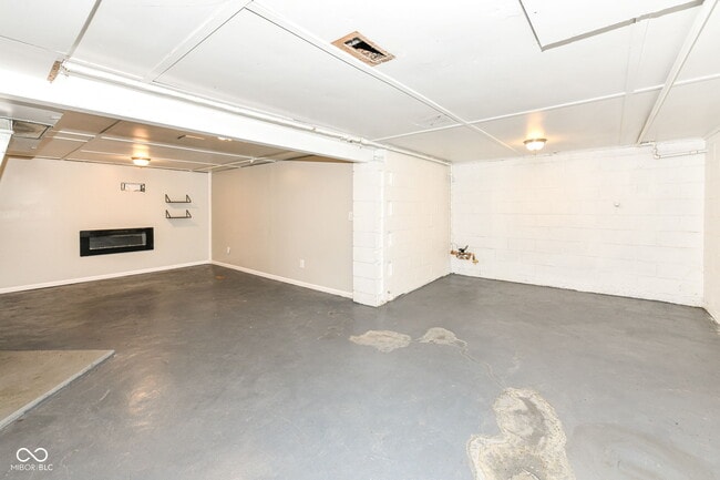 Building Photo - 5301 Evanston Ave