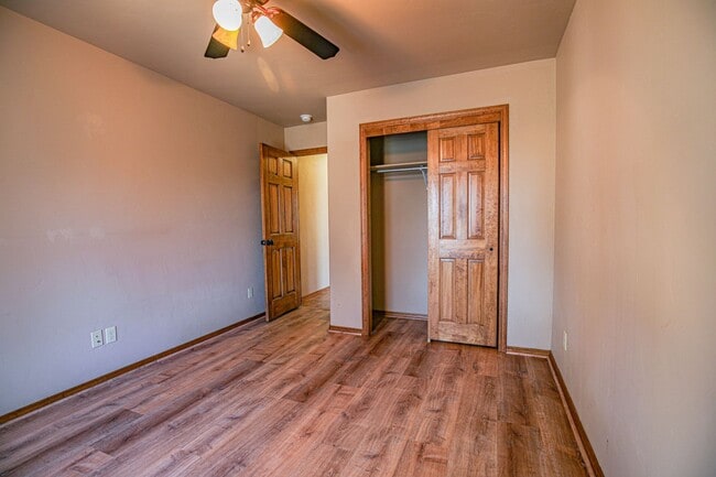 Building Photo - Beautiful 4 Bedroom/2 Bath Home