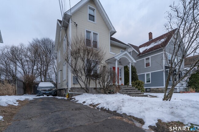 Building Photo - 22 Wilton Ave