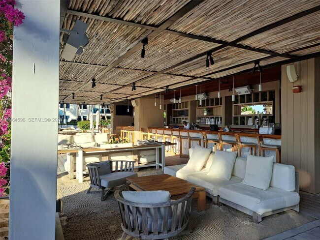 Building Photo - 2301 Collins Ave