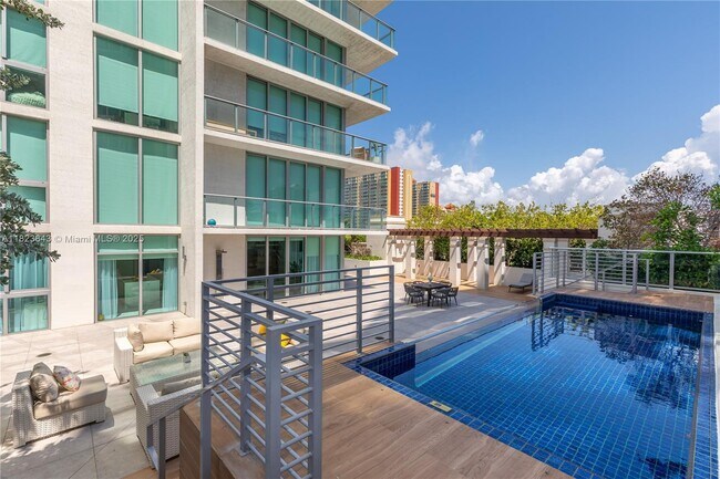 Building Photo - 300 Sunny Isles Blvd