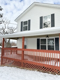 Building Photo - 10 Delta St